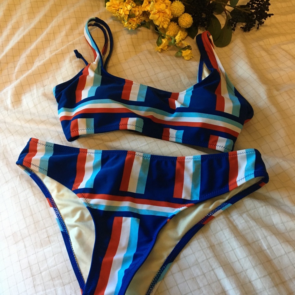 Cute Cupshe bikin set! Size M ❤️🤍💙